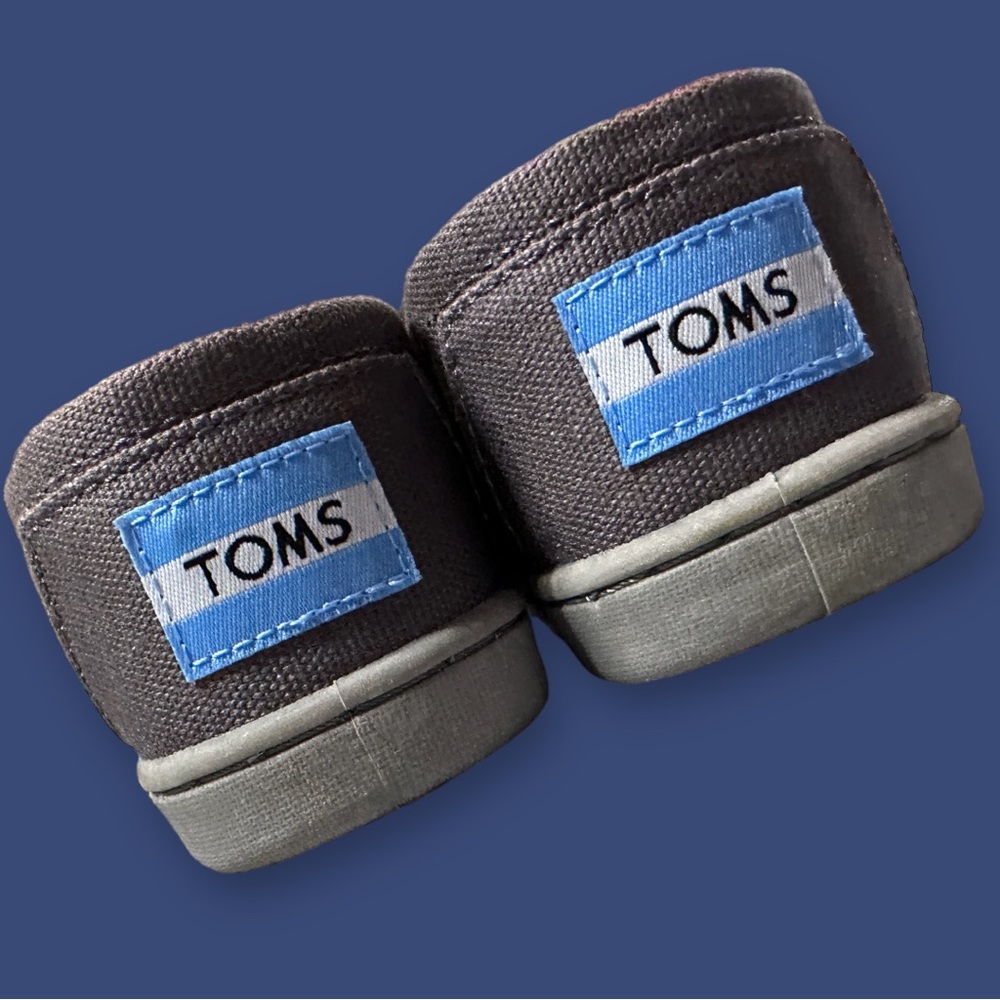 πHOST PICKπ NWB TOMβs Ash Grey Kids Canvas Slip On. Size K12 π§π»π§πΌπ§πΎ - Picture 5 of 11